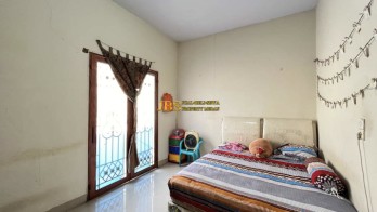 Dijual Villa 2 Tingkat di Komplek Somerset