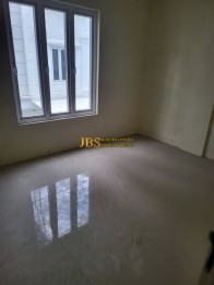 Dijual Villa 3 Tingkat di Komplek Grand Ayahanda Jalan Sendok