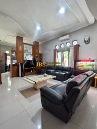 Dijual Villa Hook Siap Huni di Komplek Cemara