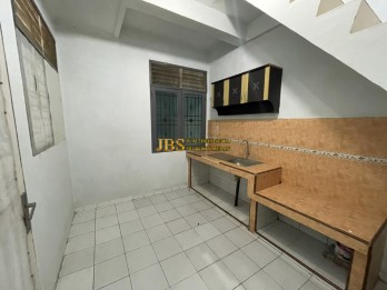 Dijual Villa 1,5 Tingkat Siap Huni di Komplek