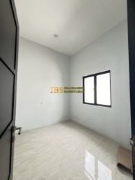 JUAL MURAH! Rumah Siap Huni di Komplek Green Park Type Orchid