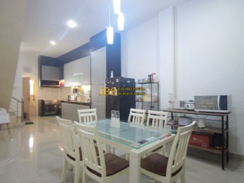 Jual Ruko Hook Siap Huni Lux di Komplek Istana