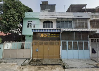 Jual Rumah 2 Tingkat Siap Huni di Jalan