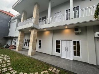 Jual Rumah Bagus Mewah di Sekar Tanjung Kota