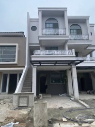 Jual Rumah Baru Gress Area PIK Golf Island Kota