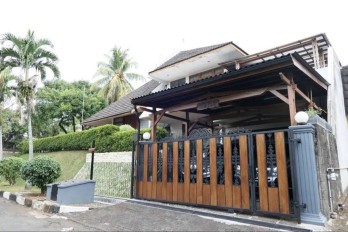 Jual Rumah Lama Mewah di Komplek Villa Duta Kota