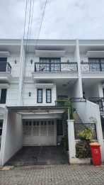 Jual Rumah Sangat Bagus di Jalan Kesehatan