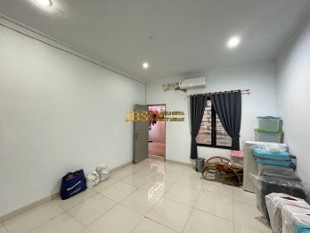 Jual Villa  2 Tingkat di Komplek Jati Mas Jalan Perintis Kemerdekaan