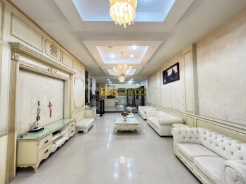 Jual Villa 2.5 Tingkat di Komplek Hock Lie Mas