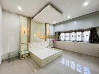 Jual Villa 2.5 Tingkat di Komplek Hock Lie Mas Jalan KL. Yos Sudarso