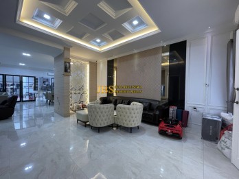 Jual Villa Full Furnish di Komplek Citraland Gama