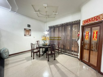 Jual Villa Full Furnished di Komplek Merbau Mas