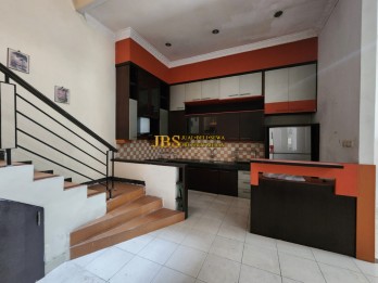 Jual Villa Fully Furnished di Komplek Cemara Asri