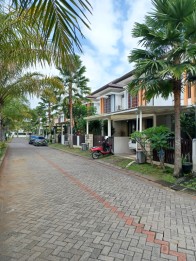 Jual rumah di grand permata jingga sawojajar butuh cepat