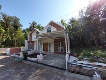 RUMAH CANTIK KONSEP MEZZANINE DEKAT UMY DI
