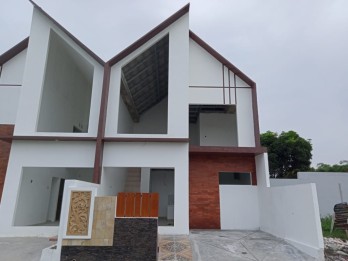 RUMAH DESIGN BARU DI PRAMBANAN DEKAT JALAN JOGJA