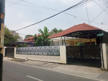 Rumah Lama Bagus di Area Pejaten Barat Kota