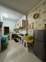 Rumah Luas Nyaman 2lt Lokasi di Pusat Kota Malang