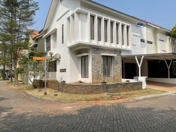 Rumah Mewah Minimalis di Discovery Conserva