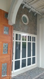 Dijual  Rumah 2 Lantai Ketintang Madya