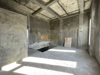Dijual Villa Hook di Komplek Mentari Somerset -
