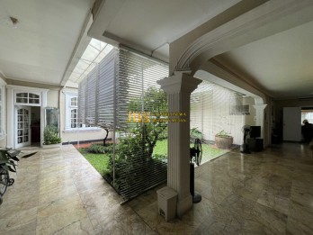 HOT SALE!! Dijual Rumah Siap Huni di Jalan Diponegoro (Depan Hotel Adimulia