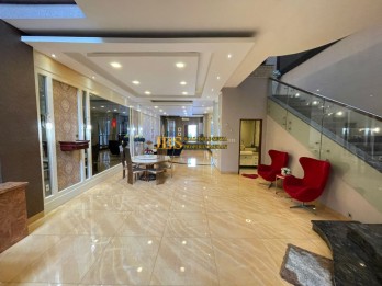 Jual Rumah Siap Huni Lux di Komplek Jati Residence (Row Boulevard)