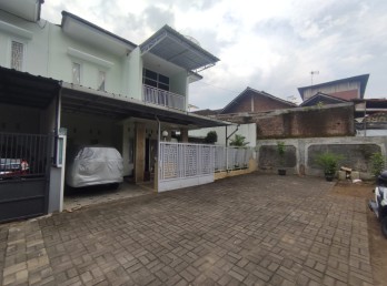 RUMAH MEWAH SIAP HUNI DEKAT AKADEMI MILITER DI