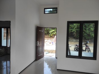 RUMAH MURAH HANYA 300 JUTAAN DEKAT DENGAN POLSEK SEDAYU
