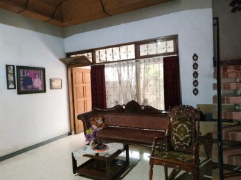 Rumah Hook 2 Lantai di SP Sudarmo Malang