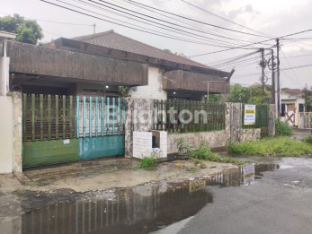 Rumah pojok hitung tanah cocok untuk usaha kost-kost an di Suhat Malang