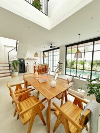 VILLA MEWAH DI BALI HANYA 6 MENIT DARI PANTAI SESEH