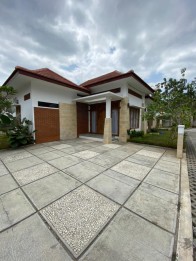VILLA MEWAH DI MAGELANG HANYA 13 MENIT DARI CANDI BOROBUDUR