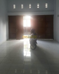 Dijual Cepat! Ruko 2,5 Tingkat di Jalan Pelita 4 (Dekat Pajak Pagi Cahaya)