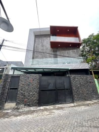Dijual Kost Aktif Full Penghuni, penghasilan 100