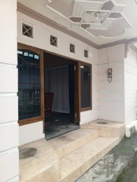 Disewakan Rumah Siap Huni Semi Furnished Strategis di Kota Batu