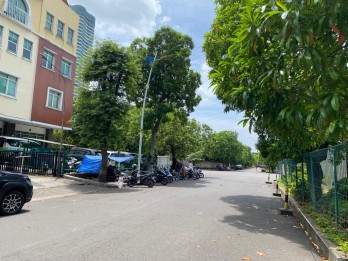 Dijual Ruko Gandeng di Puri Britania Jalan Puri Ayu, Kembangan, Jakarta Bar