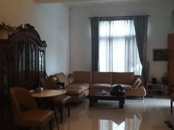 Dijual Rumah Pojokan Strategis Siap Huni di