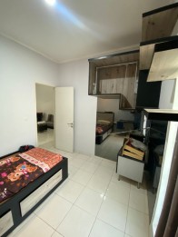 Dijual Rumah Suvarna Sutera Cluster Fedora, Pasar