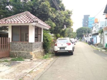 Dijual Rumah Tua di Jl. S. Parman, Jakbar