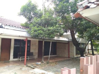 Dijual Rumah Tua di Jl. S. Parman, Jakbar