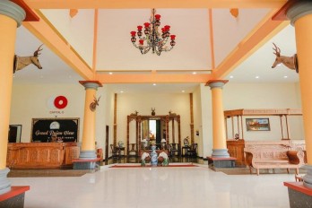 Hotel dan Resort Strategis Dekat Area Wisata dan Jalan Raya Utama