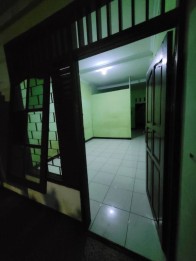 Rumah sangat strategis lantai 2 di Kontrakan wilayah Pisangan Baru Matraman