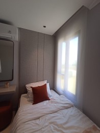 Rumah millenial yang berada di kawasan semi komersial dengan fasilitas ruko