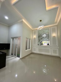 Rumah minimalis modern bangunan baru di sawojajar
