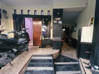 Rumah sangat stratgeis lantai 2 di Kontrakan wilayah Pisangan Baru Matraman