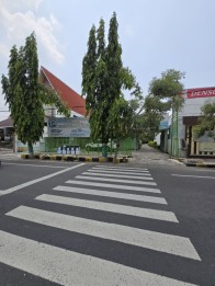 TANAH ADA BANGUNAN HARGA EKSKLUSIF DI TAMAN KOTA MADIUN.
