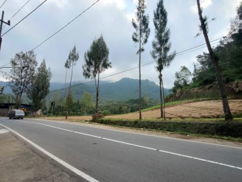 Tanah luas poros jalan sangat strategis di