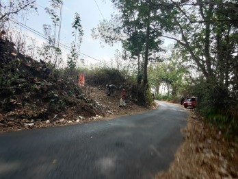 Tanah poros jalan dekat wisata jatimpark 3 Kota Batu