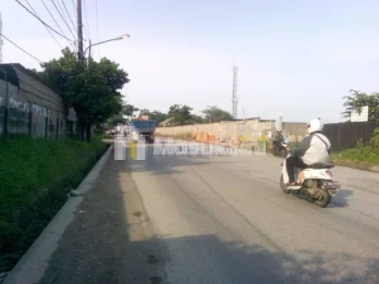 Dijual Tanah di Jl. Raya Lippo Cikarang Cibarusah,  Bekasi.